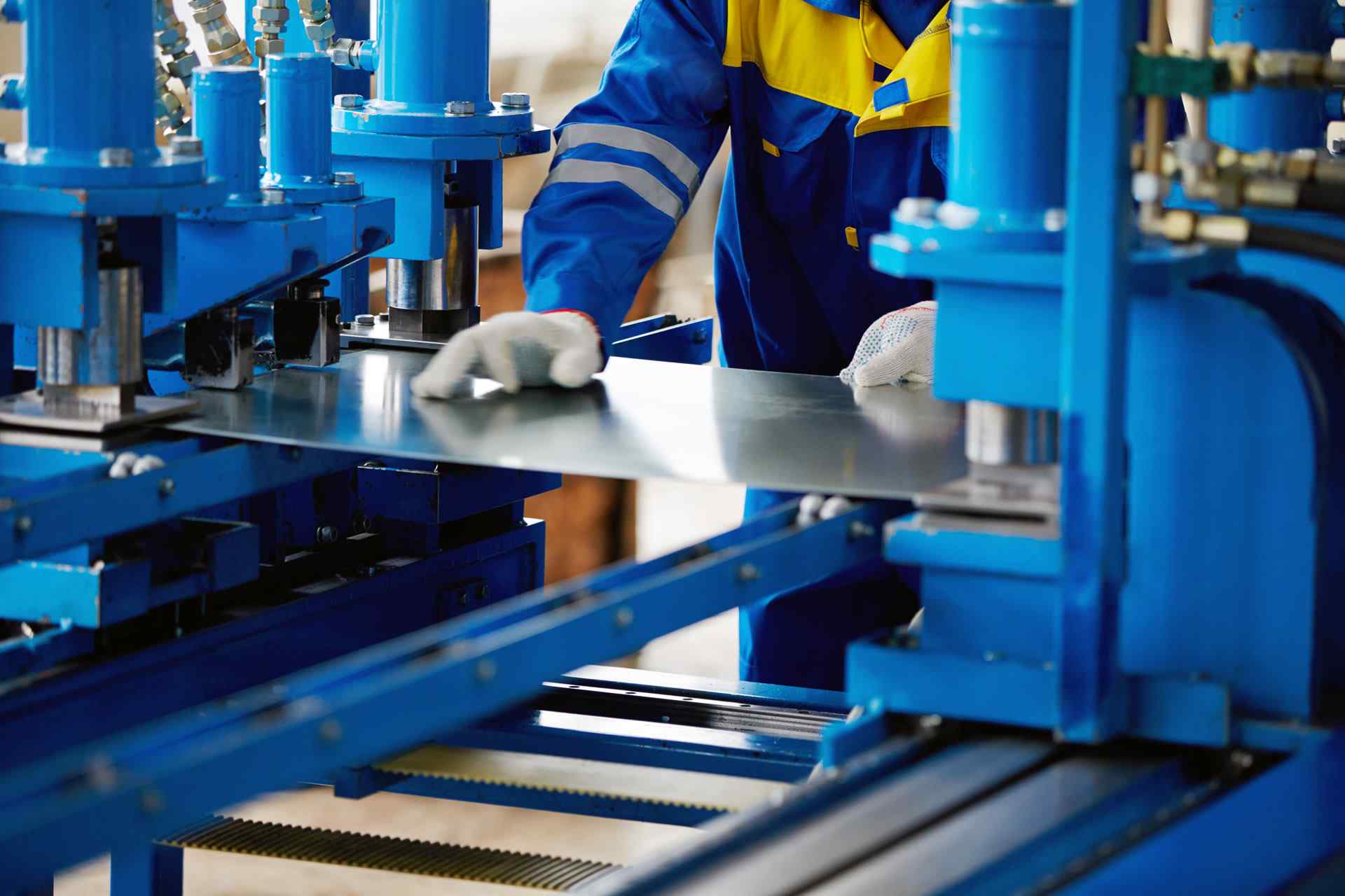 https://www.cold-rollformingmachinery.com/wp-content/uploads/2016/07/portfolio_02.jpg